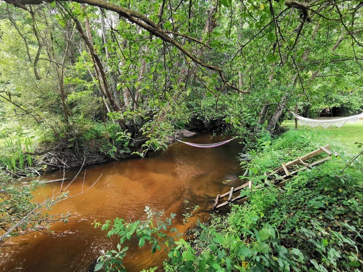 Le Tipi Arc-En-Ciel Au Bord De La Riviere Hotel Mios Kültér fotó